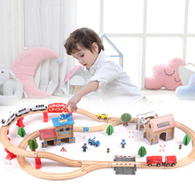 新年禮物櫸木火車電動軌道車托馬斯小火車兒童木質玩具批發市場