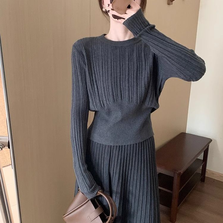 软显瘦女设计打底圆领百褶糯长款衫新款半身裙春秋收腰高级两件套|undefined