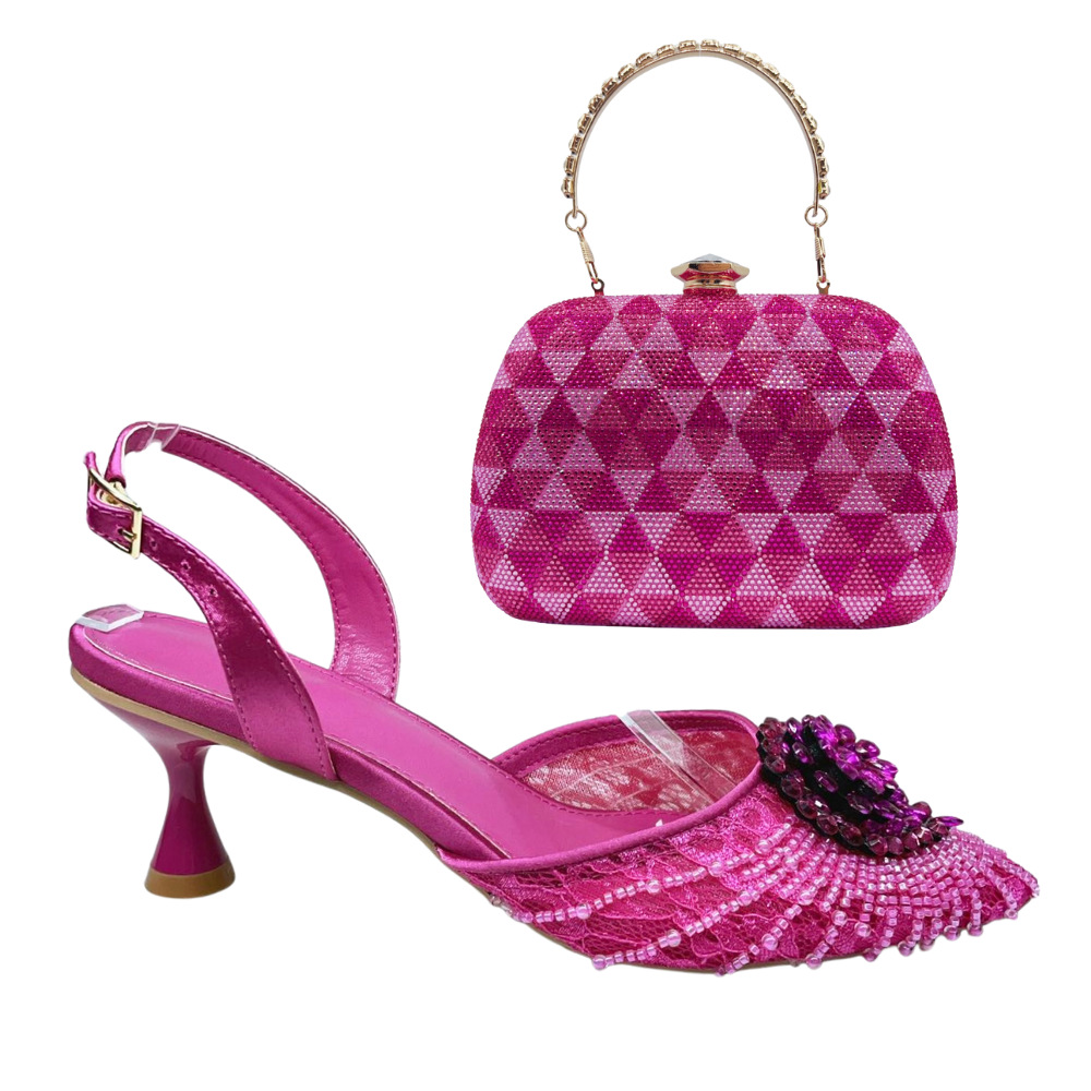 Zapatos estilo italiano para la cena sandalias de tacones finas de verano mujer diamante de punta zapatos de novia