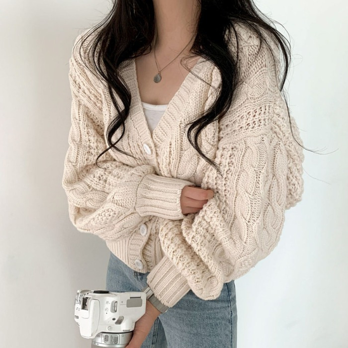 2025 otoño e invierno coreano nuevo estilo suéter torcido chaqueta mujer reducción de edad adelgazante cuello en V linterna manga suéter suelto mujer image 5
