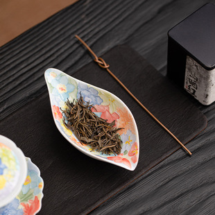 Hand-Painted Tea Scoop Tea Accessory Handmade Ceramic Tea Scoop Shikamachi Ware for Home Use