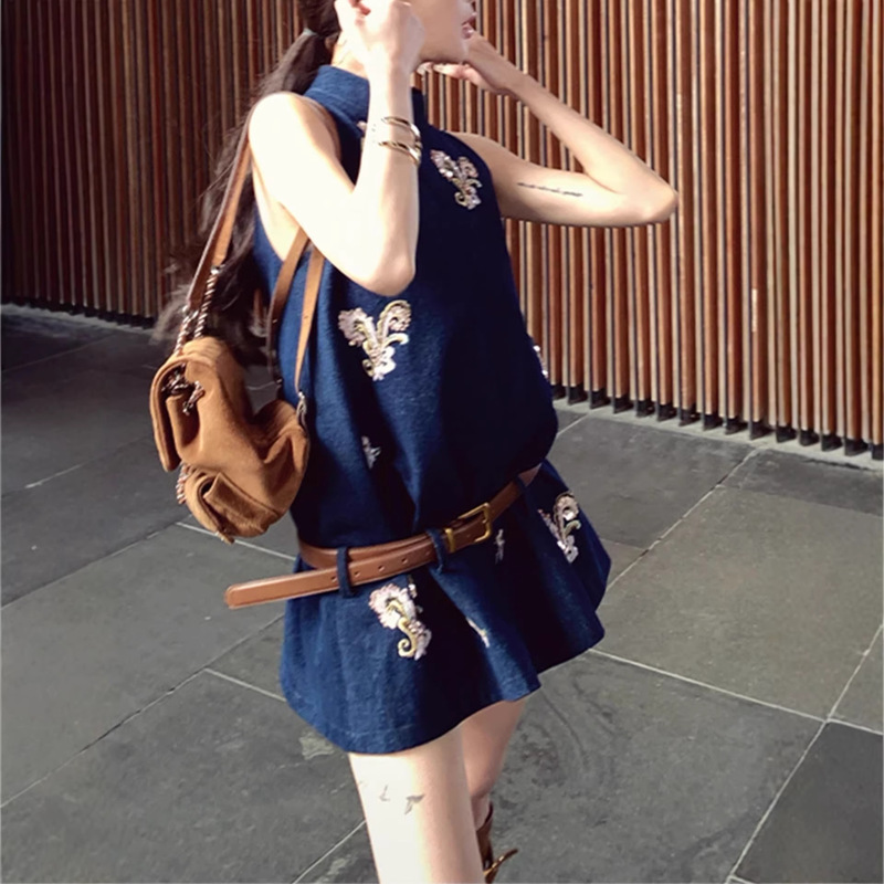 Du Pi Tao's Original "Holiday Madrid" Spring-Summer New Chinese-Style Embroidered Cotton Denim Sleeveless Top Du Pi Tao's Original "Holiday Madrid" Spring-Summer New Chinese-Style Embroidered Cotton Denim Sleeveless Top