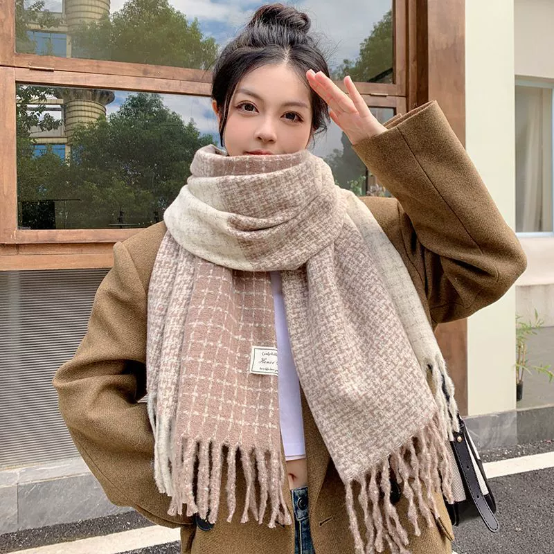 Atmospheric scarf, keep warm knitted demi-season cloak made of faux fur, Korean style