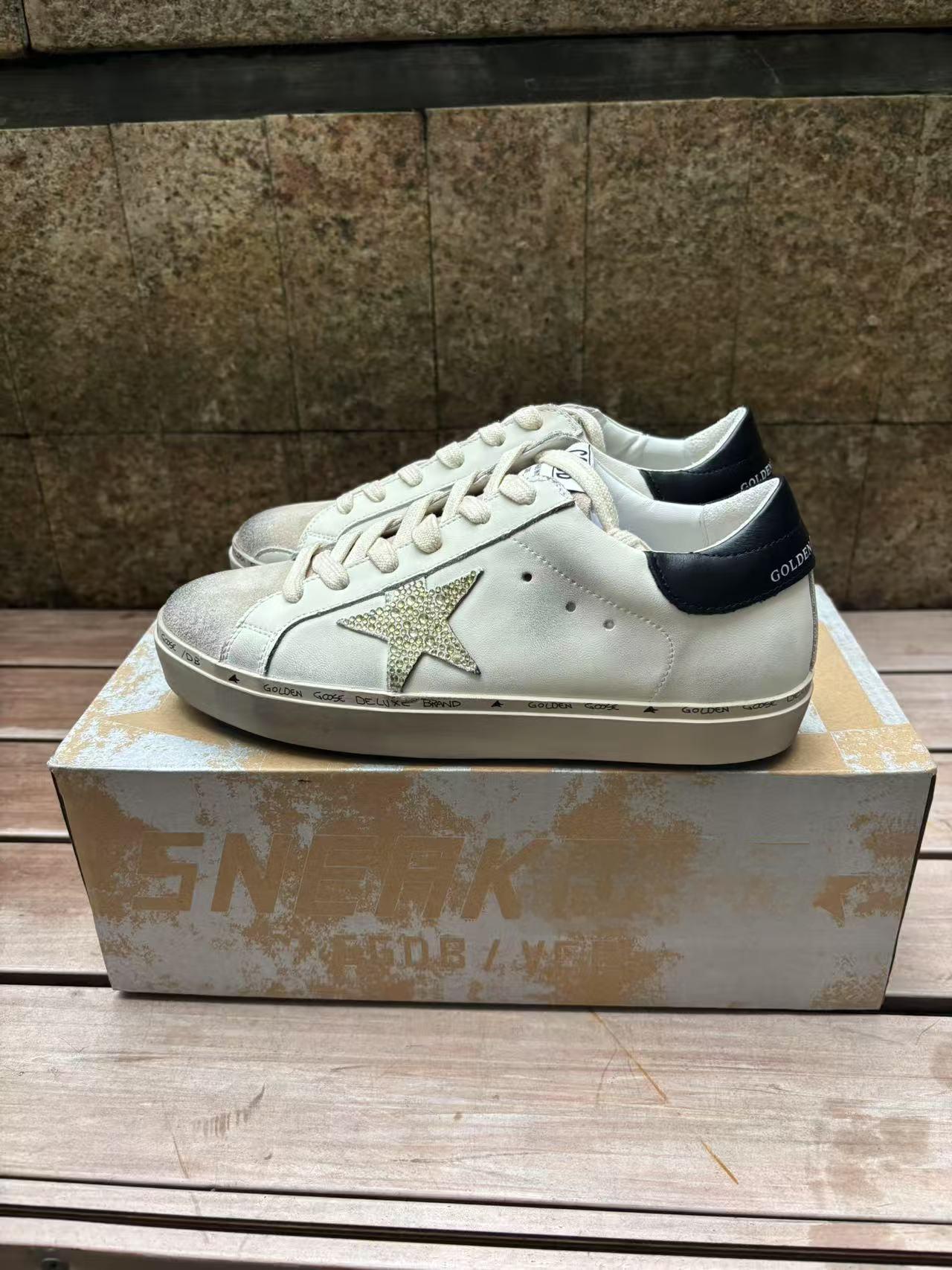 Corea del Sur viejos estrellas pequeños zapatos sucios hombres y mujeres con el mismo estilo retro casual deportes pequeños zapatos blancos 2025 nuevos zapatos sucios