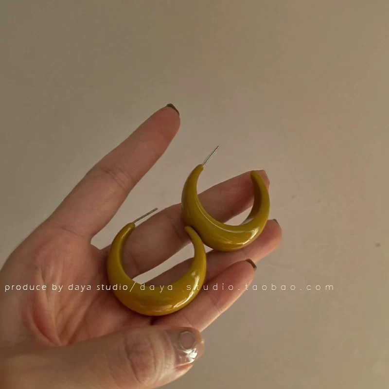 港风复古~芥末黄亚克力c形耳环法式气质小众设计冷淡风耳钉夏天款|undefined