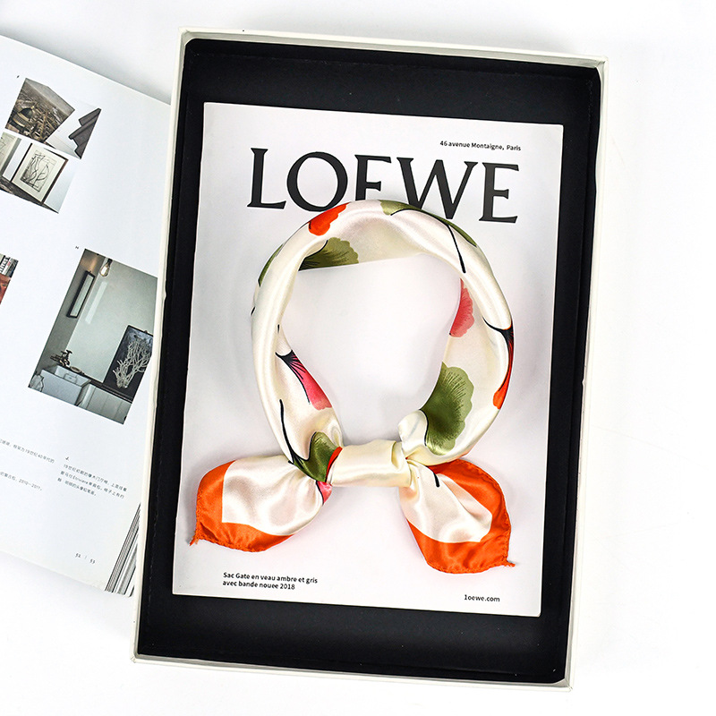 Alta sensación de primavera impresa pañuelo 50 color cuello de cor corta pañuelo cuadrado de color flor francesa retró pañuelo de seda damas