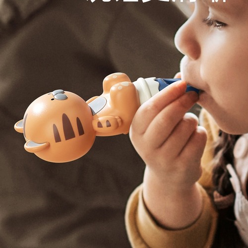 Children can blow cartoon whistles, early education fun toys, baby kindergarten toys, street stalls, wholesale small musical instruments