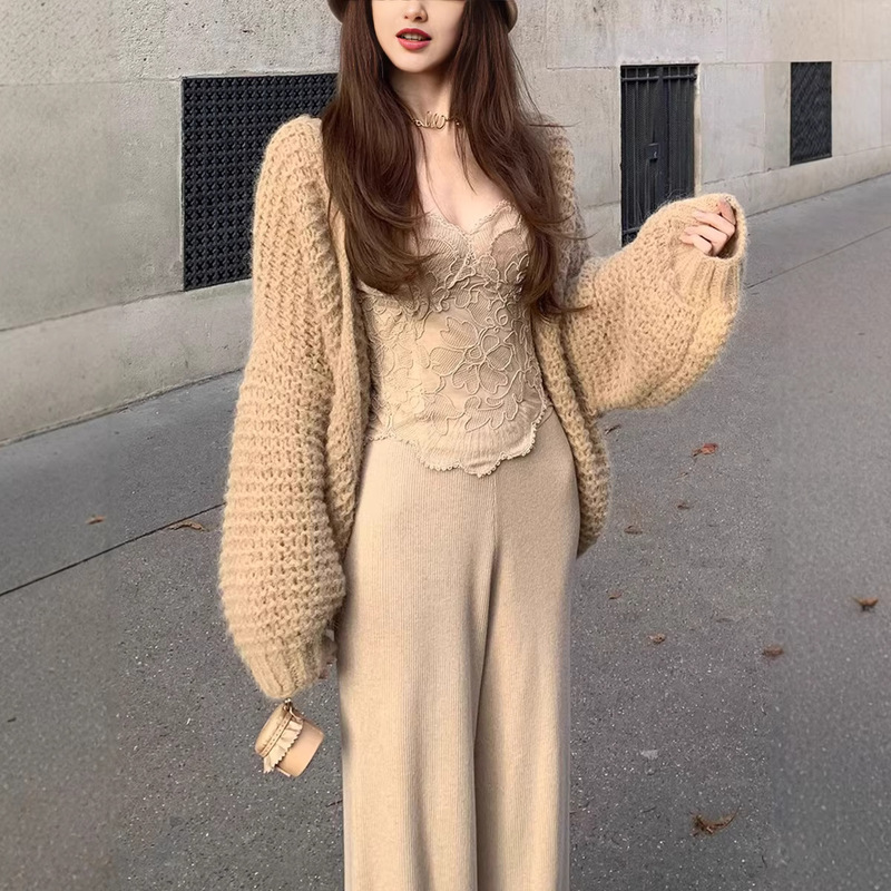 Autumn in Tuscany Warm Wool Heavy Hand-Crocheted Chunky Knit Cardigan Autumn and Winter Sweater Knitted Jacket for Women Autumn in Tuscany Warm Wool Heavy Hand-Crocheted Chunky Knit Cardigan Autumn and Winter Sweater Knitted Jacket for Women