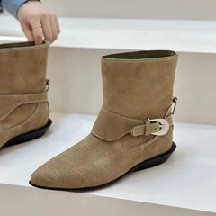 レトロな小衆のスエードの先の西部のデニムのブーツの女性の秋冬の新型のベルベットの低いヒールのマーティンの靴のやせている靴