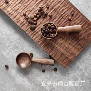 �����ں���ľ��ľ���ֹ��̼yС�����Ә��~�P��ľ���ӌ�ľľ�|����