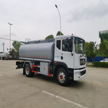 飞机加油车图片视频 东风天龙15吨飞机加油车罐体有效容积:20立方