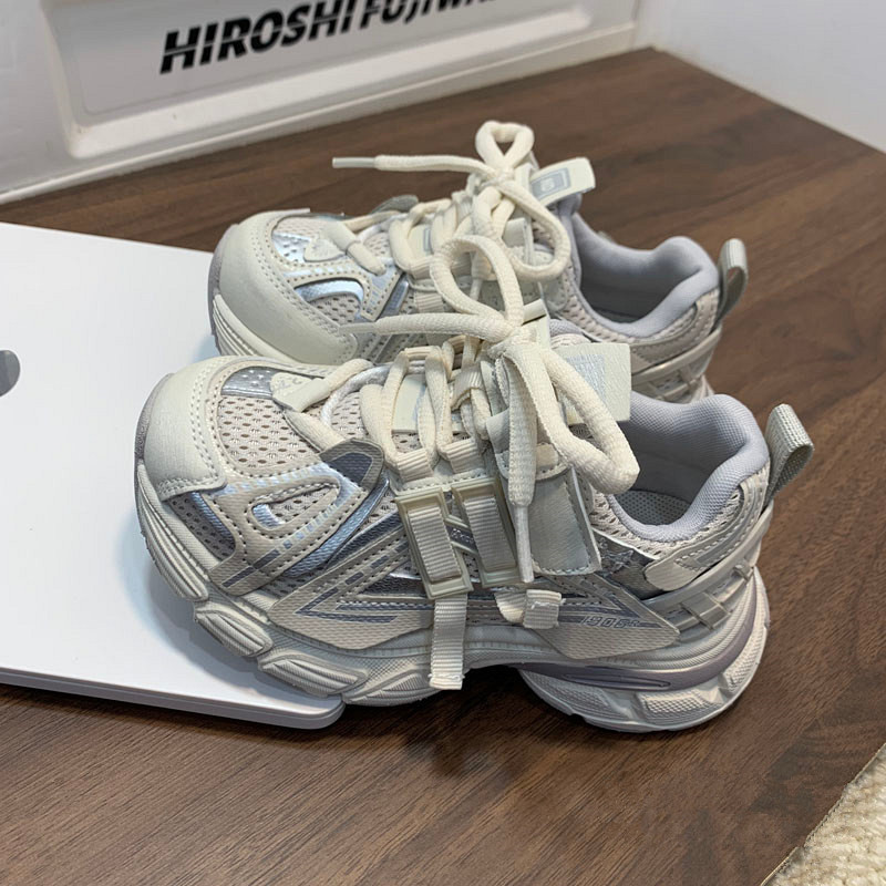 Lightweight sneakers platform