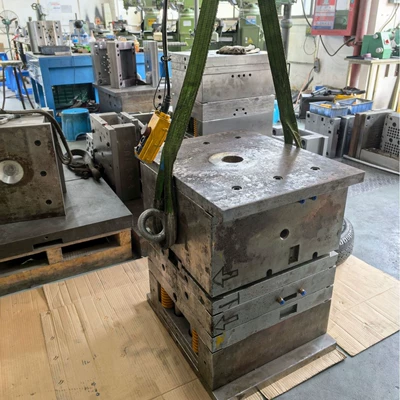 products, ABS/POM POM injection molding – Avtomobil hissələri qəlibləri