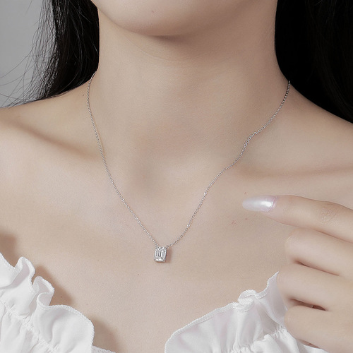 2-Carat Moissanite Pendant Necklace, Emerald Cut, Niche Design, Lightweight & Luxurious 925 Silver, Simple Sugar-Shape Clavicle Chain