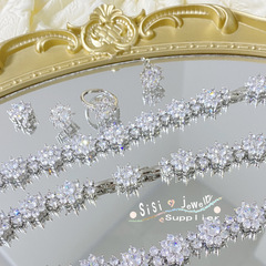 Sisi Hw Brilliantly Shining Necklace for Women, 18K Gold Plated, Snowflake Diamond Full-Studded Sunflower Daisy Necklace Set