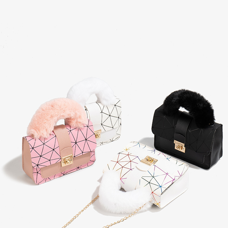 Comercio exterior coreano 2024 moda fresca bolsos de mano de peluche de diamante bolsos casuales de hombro de mujer bolsos de maquillaje image 1