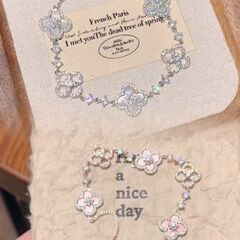 ピンクの夢の花四つ葉のクローバーブレスレットハイエンド絶妙なマザーオブパールブレスレットプルアウトライト高級ブレスレットイン