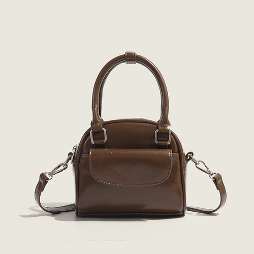 Korean niche design handbag 2025 new trendy commuting tote bag retro fashionable shell crossbody bag for women