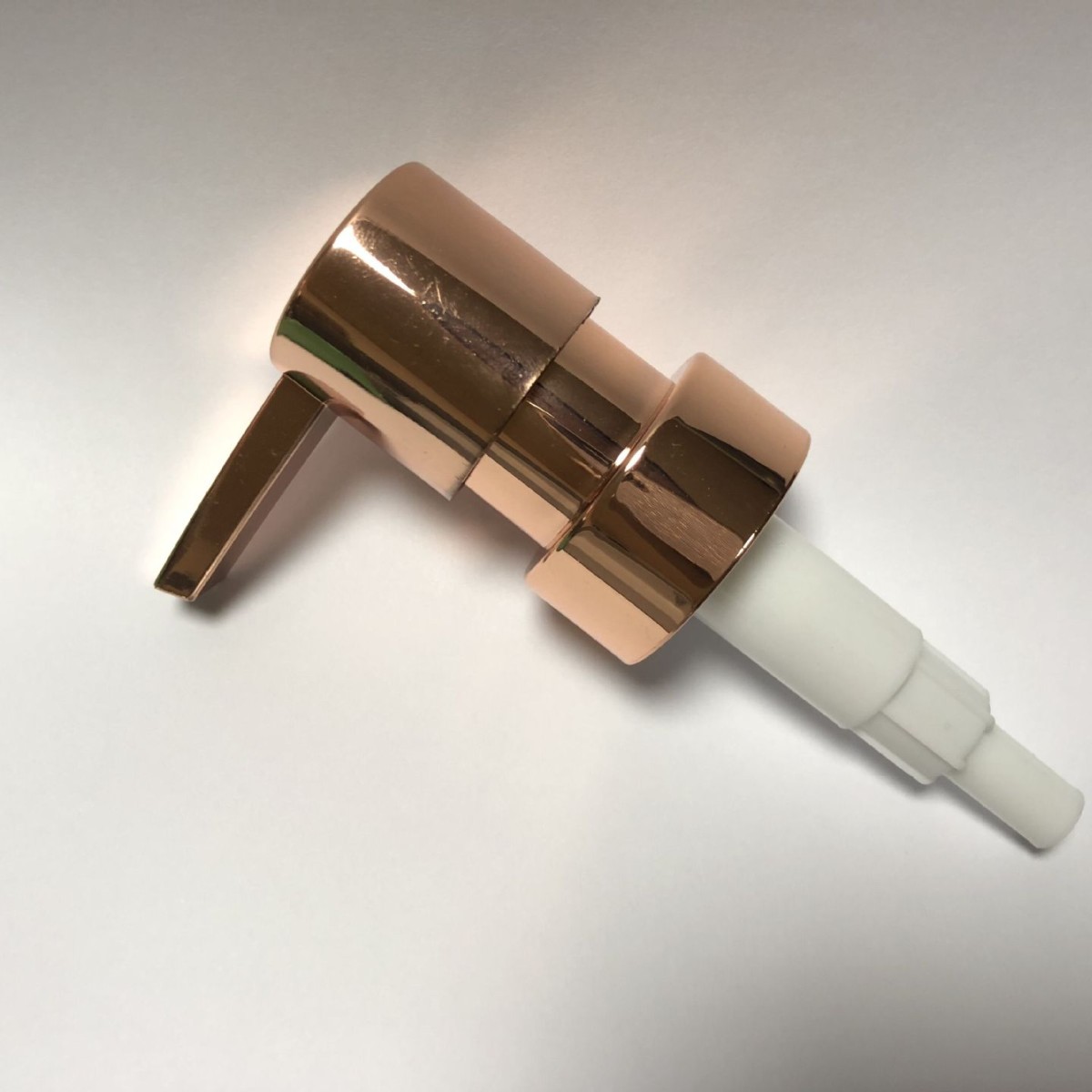 扁嘴玫瑰金卫浴皂液器CHP367