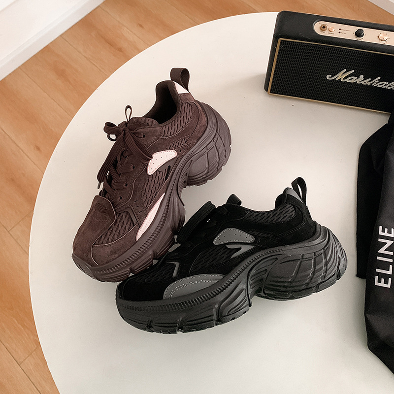 Grape Mom otoño e invierno nuevo estilo deportivo con cordones a juego para aumentar los zapatos de gamuza de suela gruesa para mujer otoño e invierno