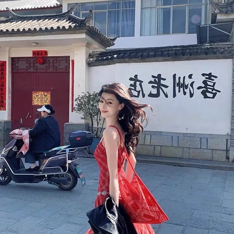 云南新疆沙漠度假穿搭复古红色格子吊带连衣裙女夏季收腰大摆长裙|undefined