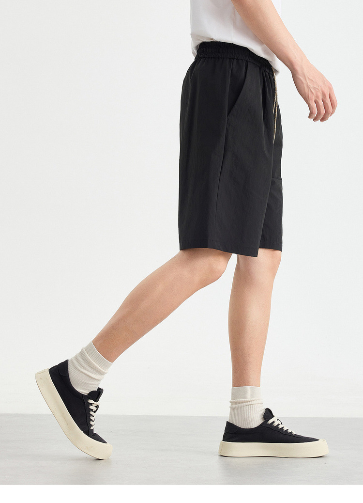 Quần short nam kaki dáng suông cạp chun thoáng khí — đen chi tiết 25
