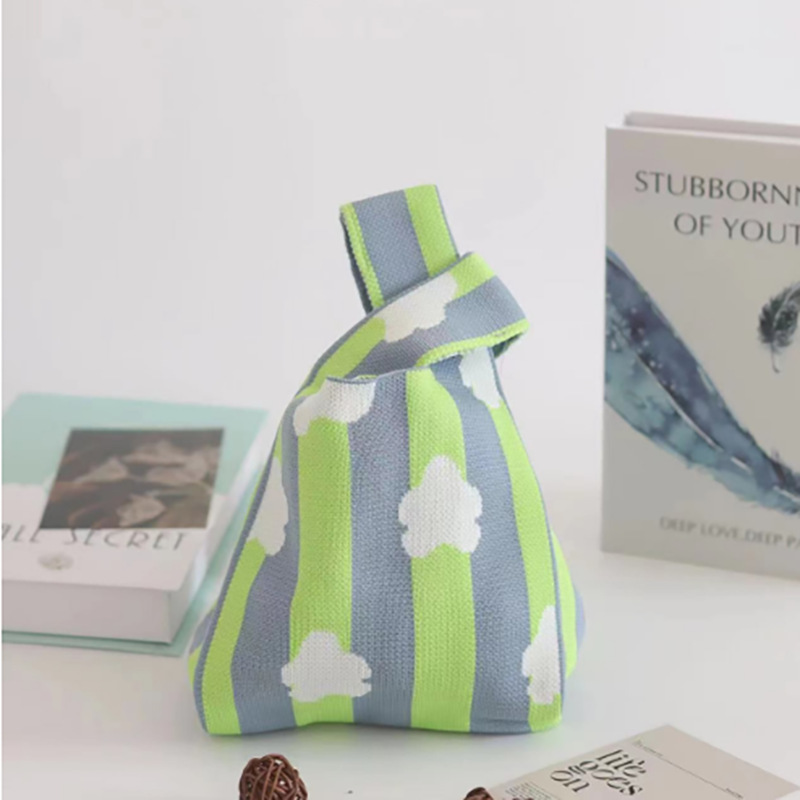 Nuevo bolso de punto para teléfono para mujer, bolso tejido suave en colores dopamina, bolso de mano con forma de corazón en estilo coreano con bloques de color.