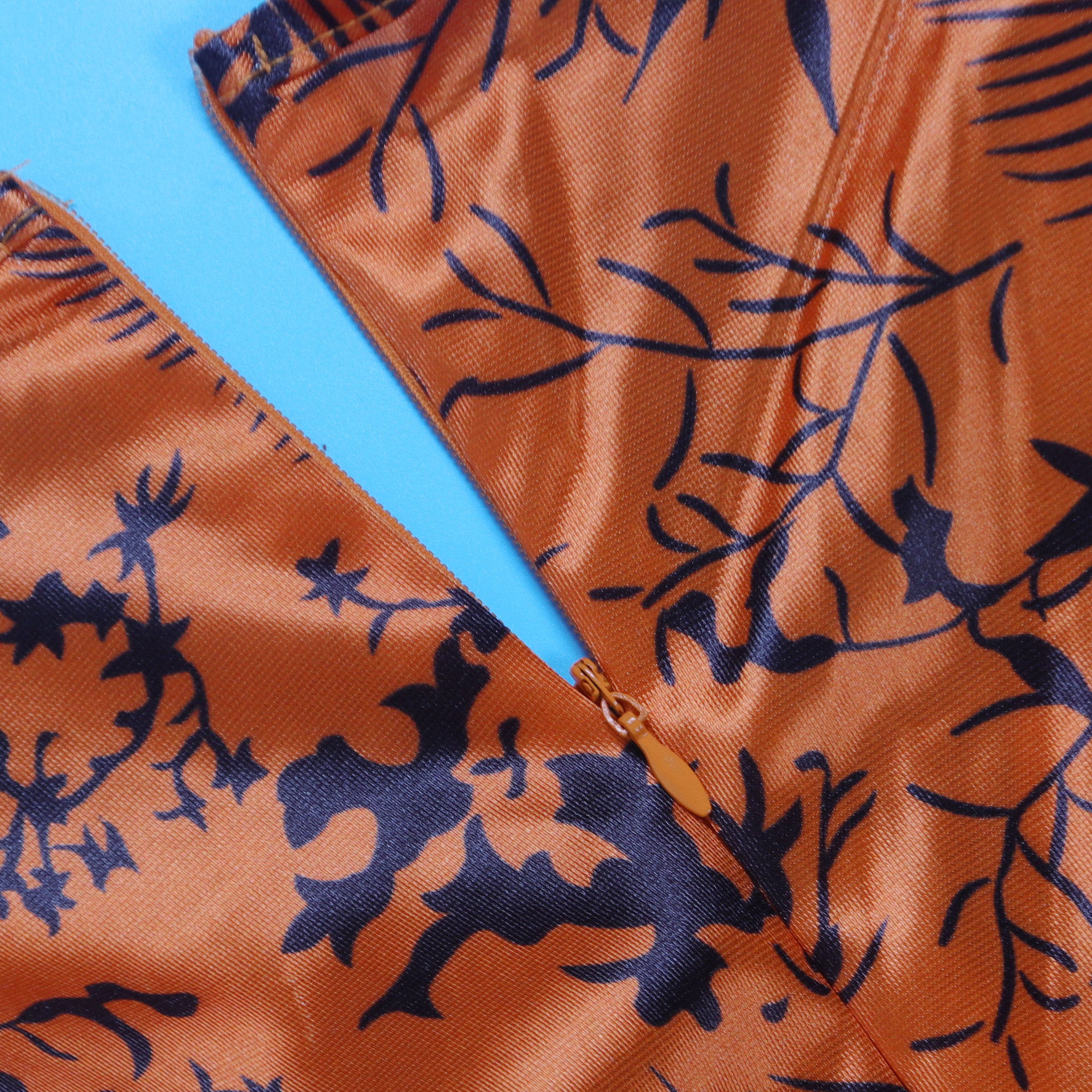 Women's Clothing Sexy Printed Ruffled Lantern Sleeve Hip Hugging Slim Fit Long Sleeve Dress_voghion.com