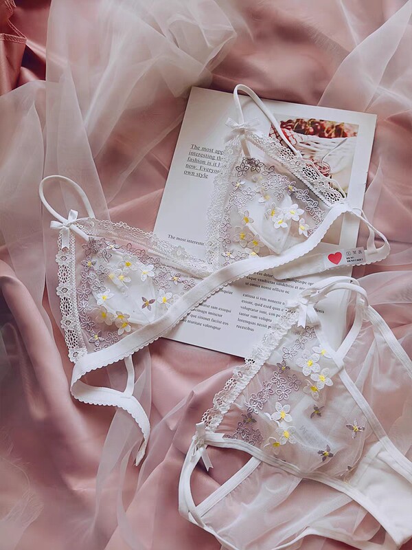 Ultra-Thin Sexy Lace Bra Set, Summer Wireless Triangle Cup Bunny Ear Cup Pure Desire Small Chest Lingerie Set