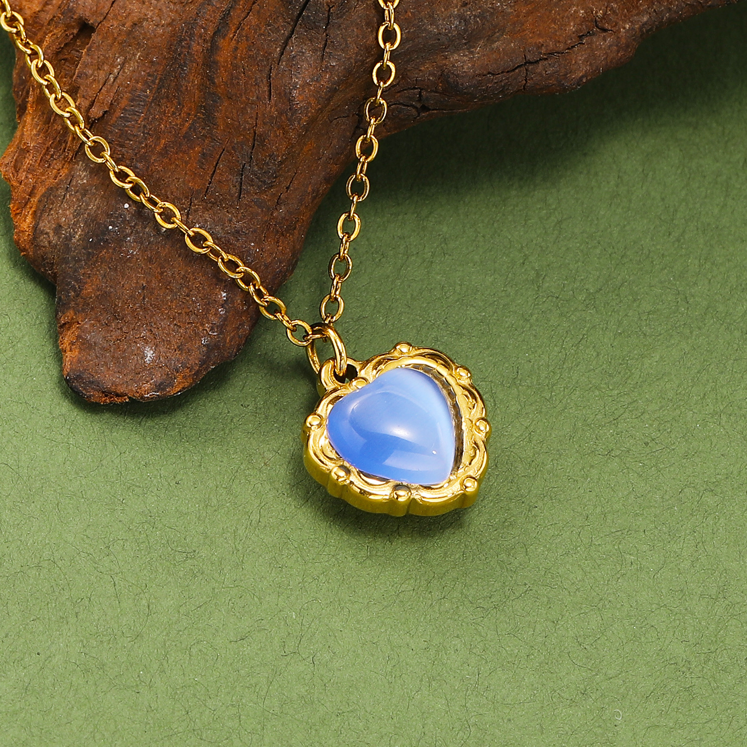 1 Piece Quantity Daily, Street Occasion Real Gold Plated Heart Shape 304 Stainless Steel Elegant Retro Waterproof Non Tarnish 304 Stainless Steel Pendant Necklace