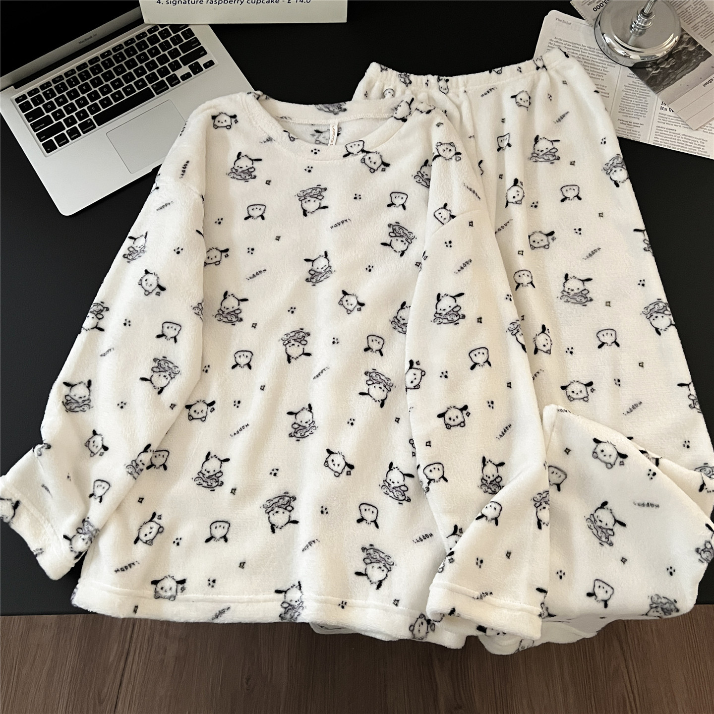 Coral Velvet Couple Pajamas for Autumn and Winter, Fleece-Lined for Warmth, Can Be Worn Outside, Casual Men's and Women's Flannel Loungewear Set