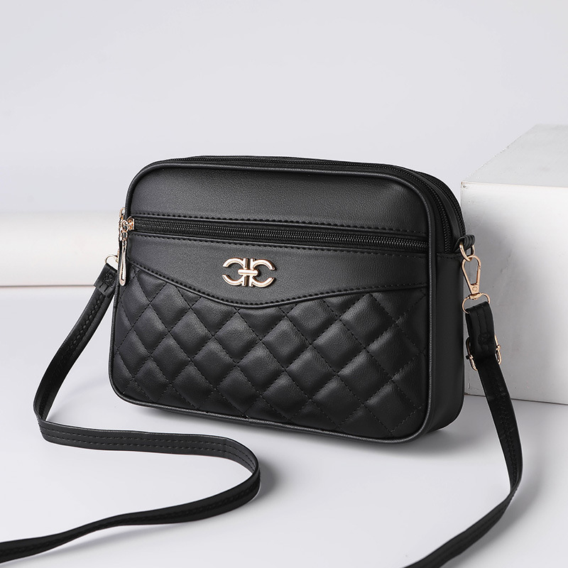 2025 New Large Capacity Middle-Aged Women's Bag Fashionable Pu Diamond Crossbody Shoulder Bag Easiest for Match Camera Bag Small Square Bag 2025 New Large Capacity Middle-Aged Women's Bag Fashionable Pu Diamond Crossbody Shoulder Bag Easiest for Match Camera Bag Small Square Bag
