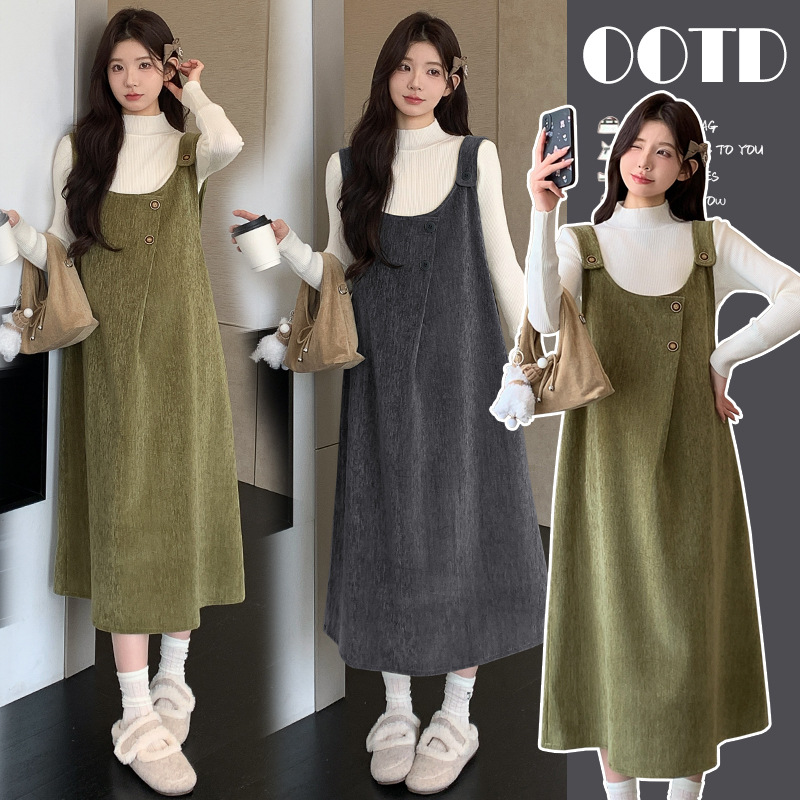 Maternity Wear 2026 New Autumn and Winter Thickened Two-Piece Set: Sweater + Chenille Vest Dress Set