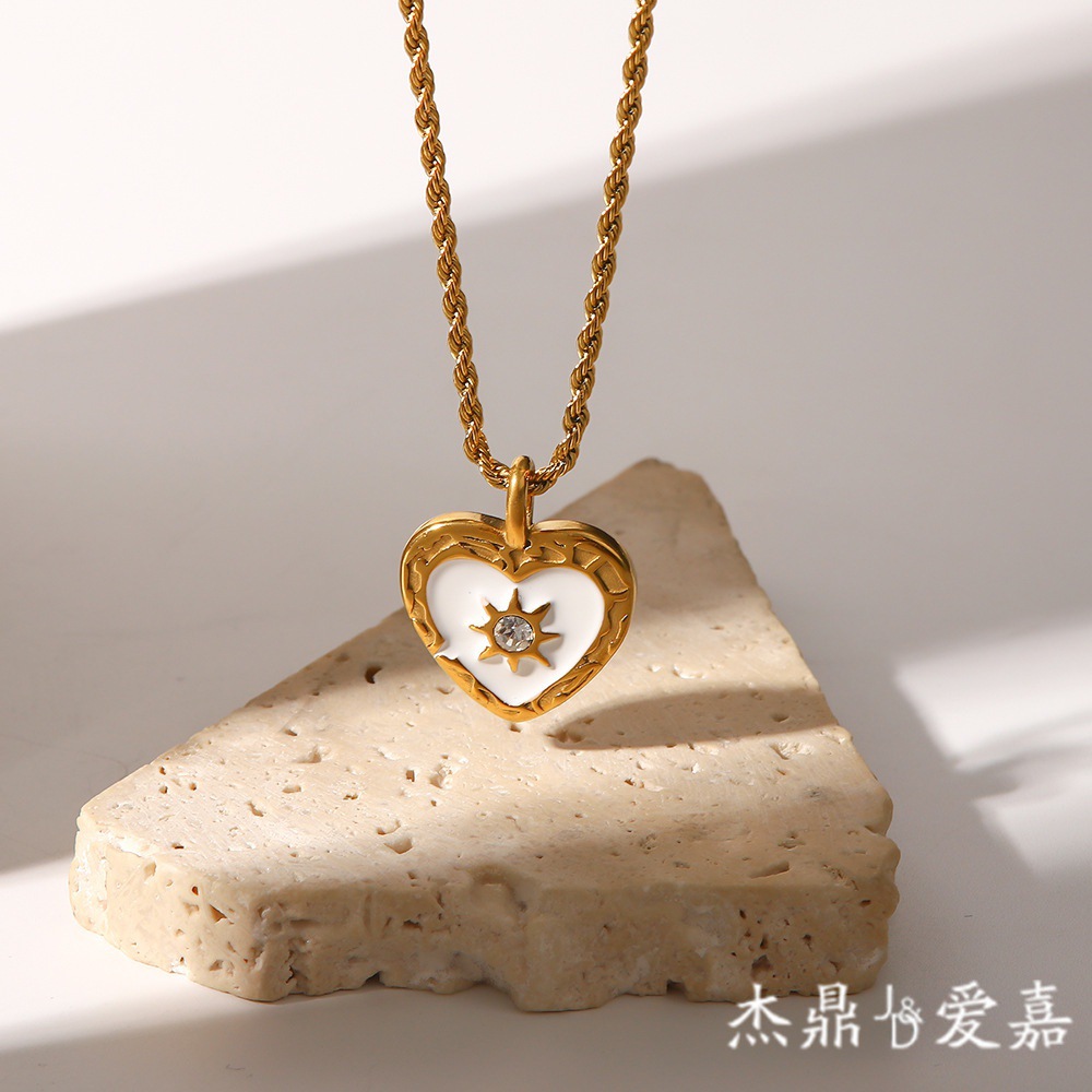 INS French Retro Twist Chain Heart-Shaped Titanium Steel Necklace Women's Stainless Steel Transparent Zircon Love Pendant Necklace