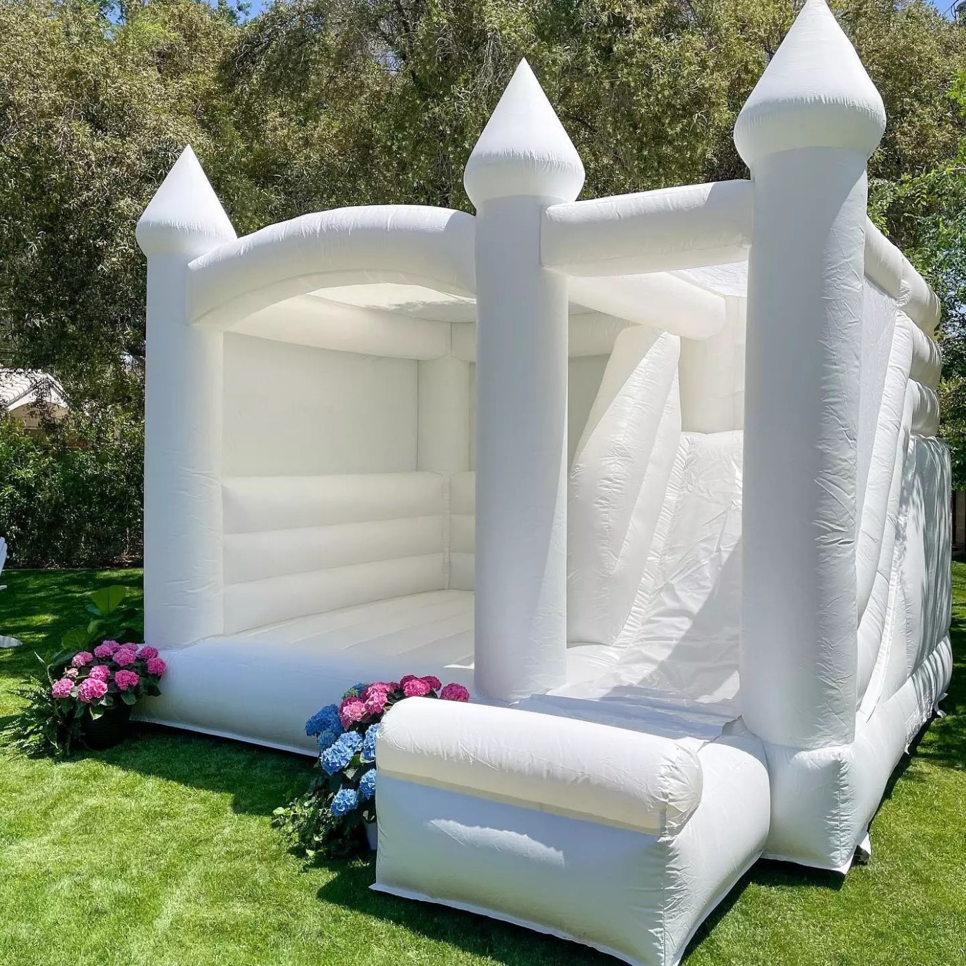 Castillo de bodas, castillo hinchable, parque infantil, trampolín grande al aire libre, tobogán, piscina, castillo travieso, equipo de entretenimiento image 4