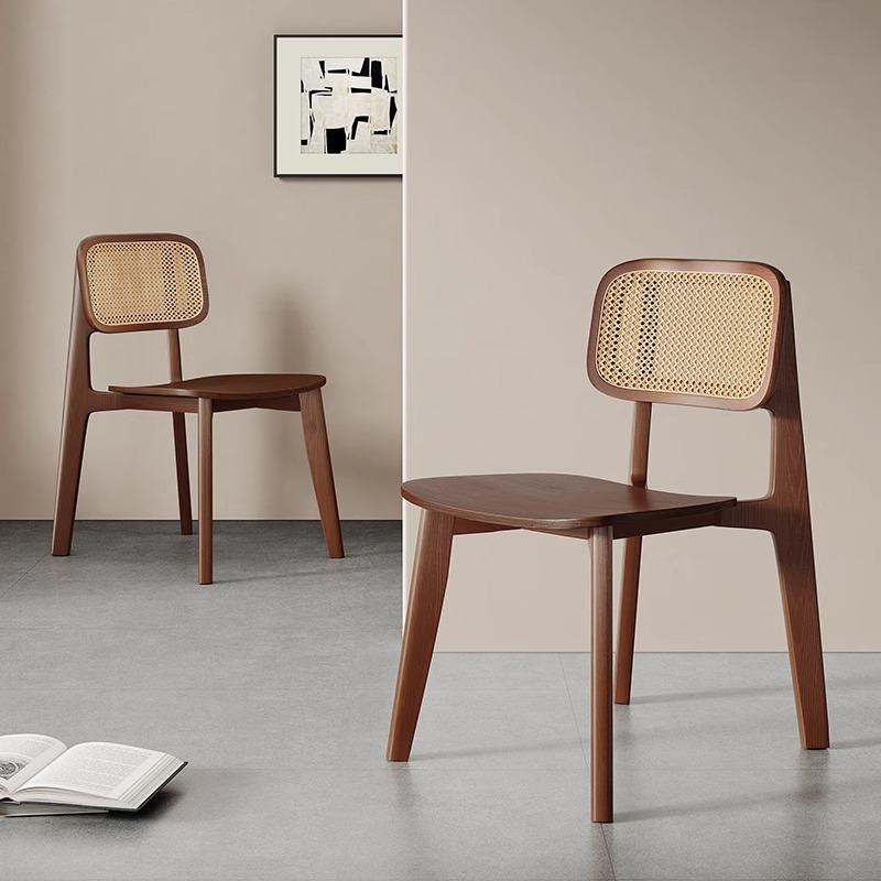 Silla de comedor de madera maciza de estilo antiguo 2024 nuevo estilo artístico Crema francesa Tejida de ratán Silla de abanico yi para el hogar