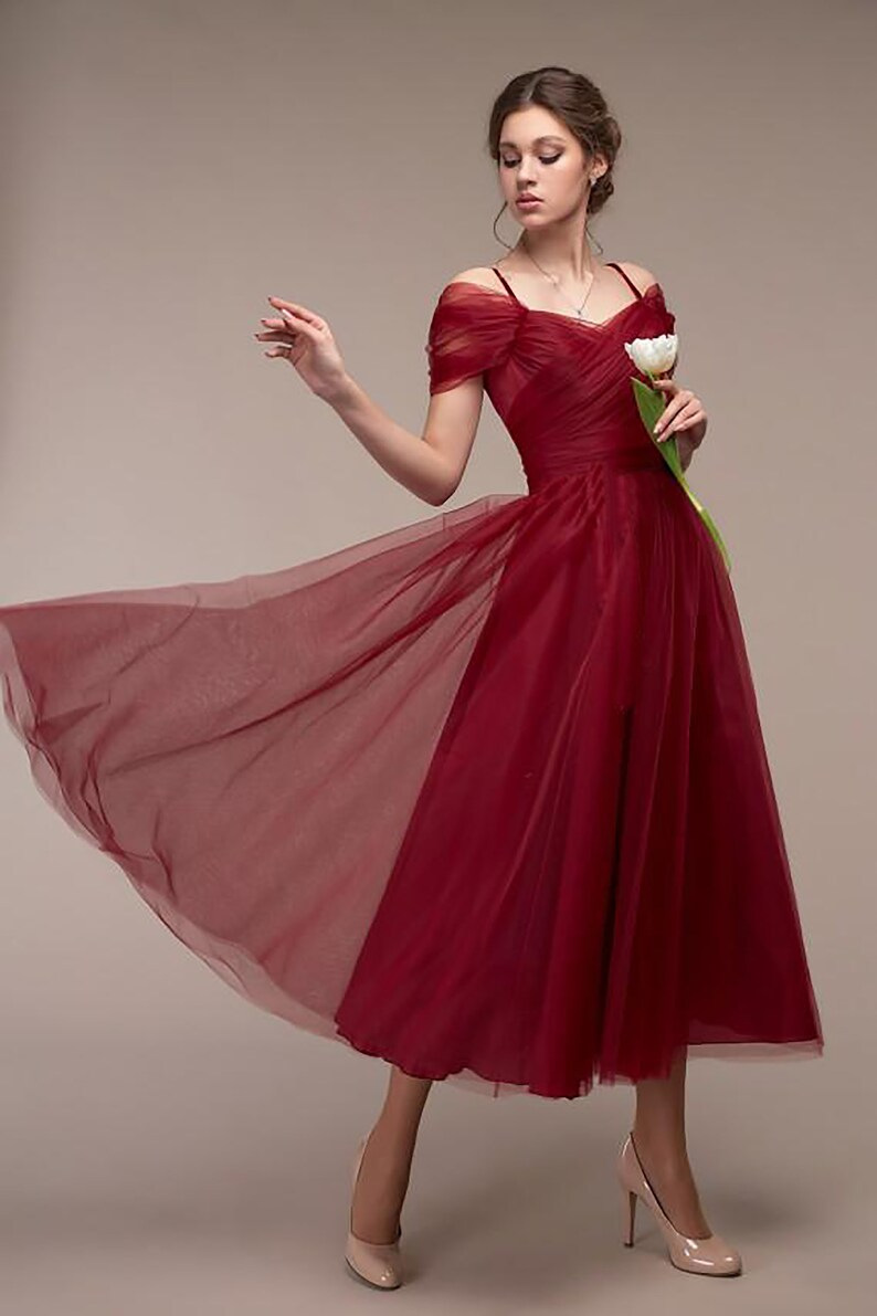 Primavera y verano europeo y americano Comercio exterior nueva malla ropa de mujer vestido sexy fuera del cuello Correa encaje-arriba boda Vestido de dama de honor