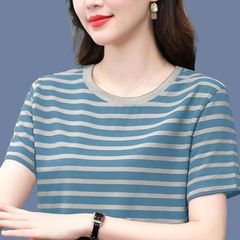 純綿のストライプのtシャツの半袖の女性の中年のお母さんは夏の大きいサイズを詰めてゆったりしています。