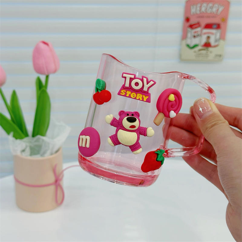 Powder-transparent strawberry bear (send children's toothbrush)