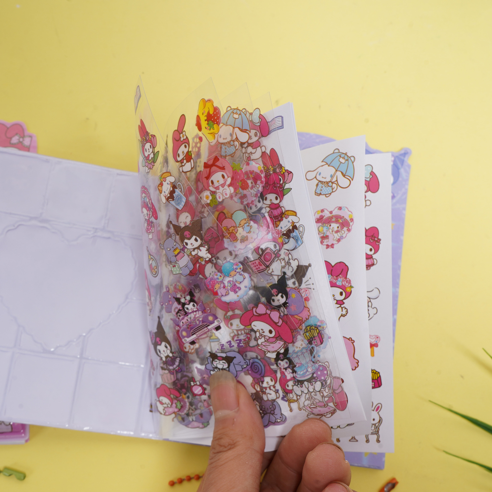 新品サンリオ流砂ロッキングサークル本スリーインワンカラーメモ帳クロミメッティペンダント本