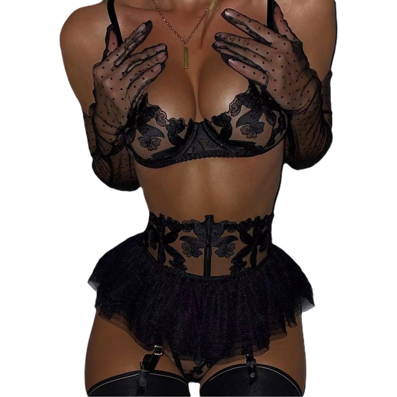 Ropa de mujer de comercio exterior popular pequeña Falda bordada sujetador Liga de tres piezas lencería sexy AliExpress eBay suministro