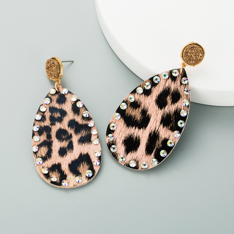 Creative Leather Double-sided Leopard Print Earrings display picture 3