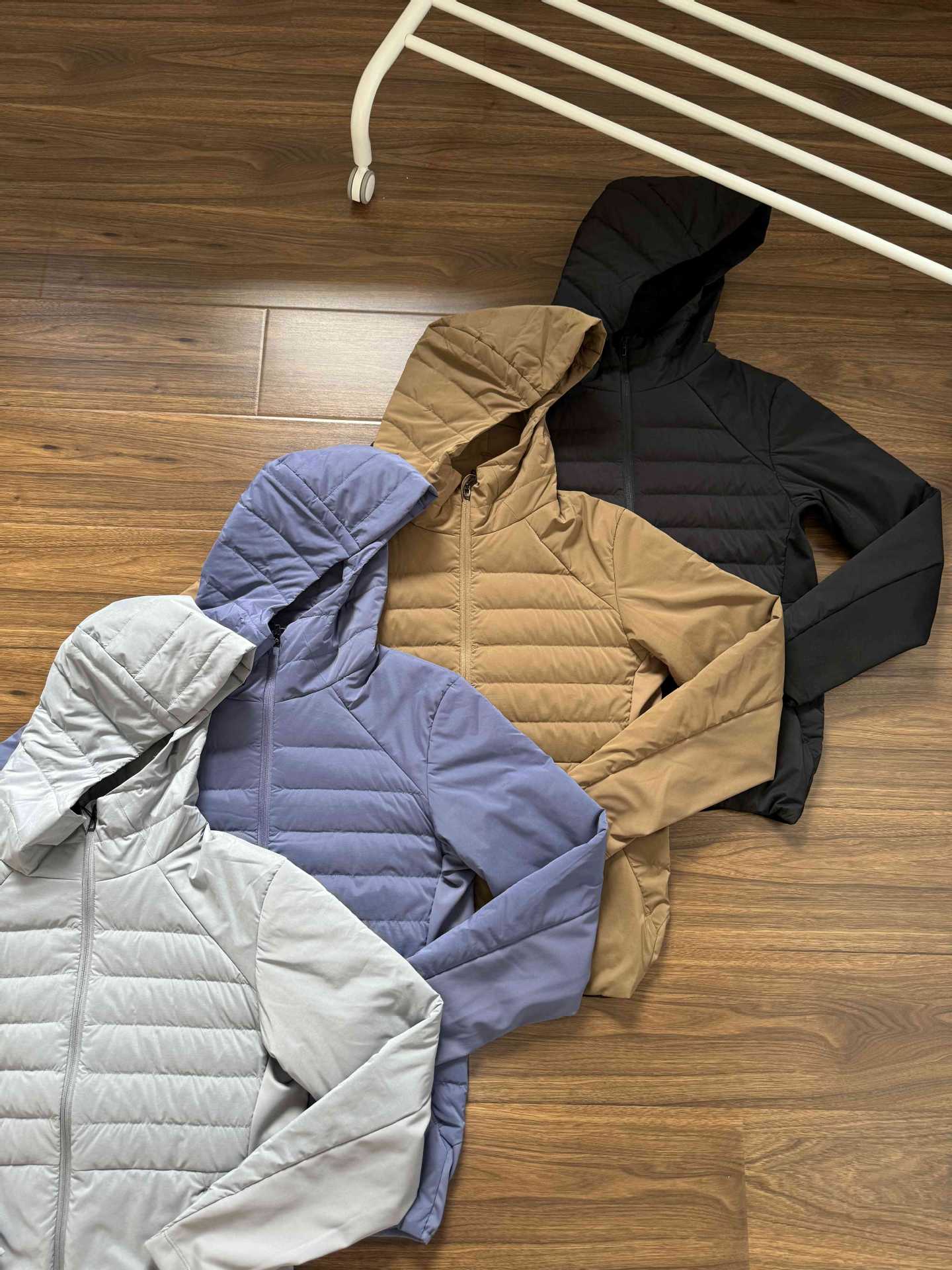 Lulu con el mismo tipo de chaqueta de plumón ligera con capuz para hombre chaqueta cálida de hombre chaqueta de plumón de costilla deportiva ligera