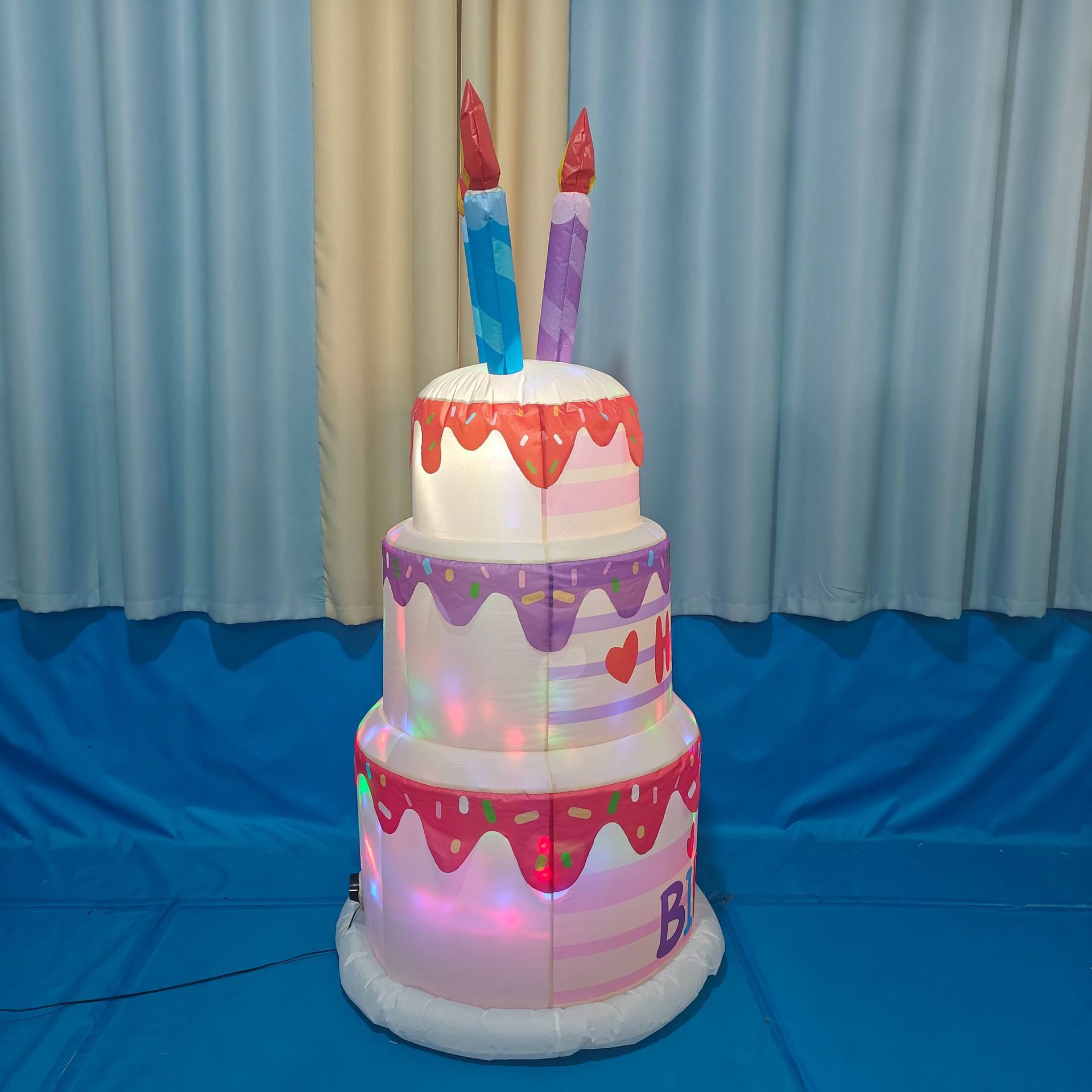 Nuevo modelo de aire infláble transfronterizo general color brillante pastel de cumpleaños infláble decoración infláble