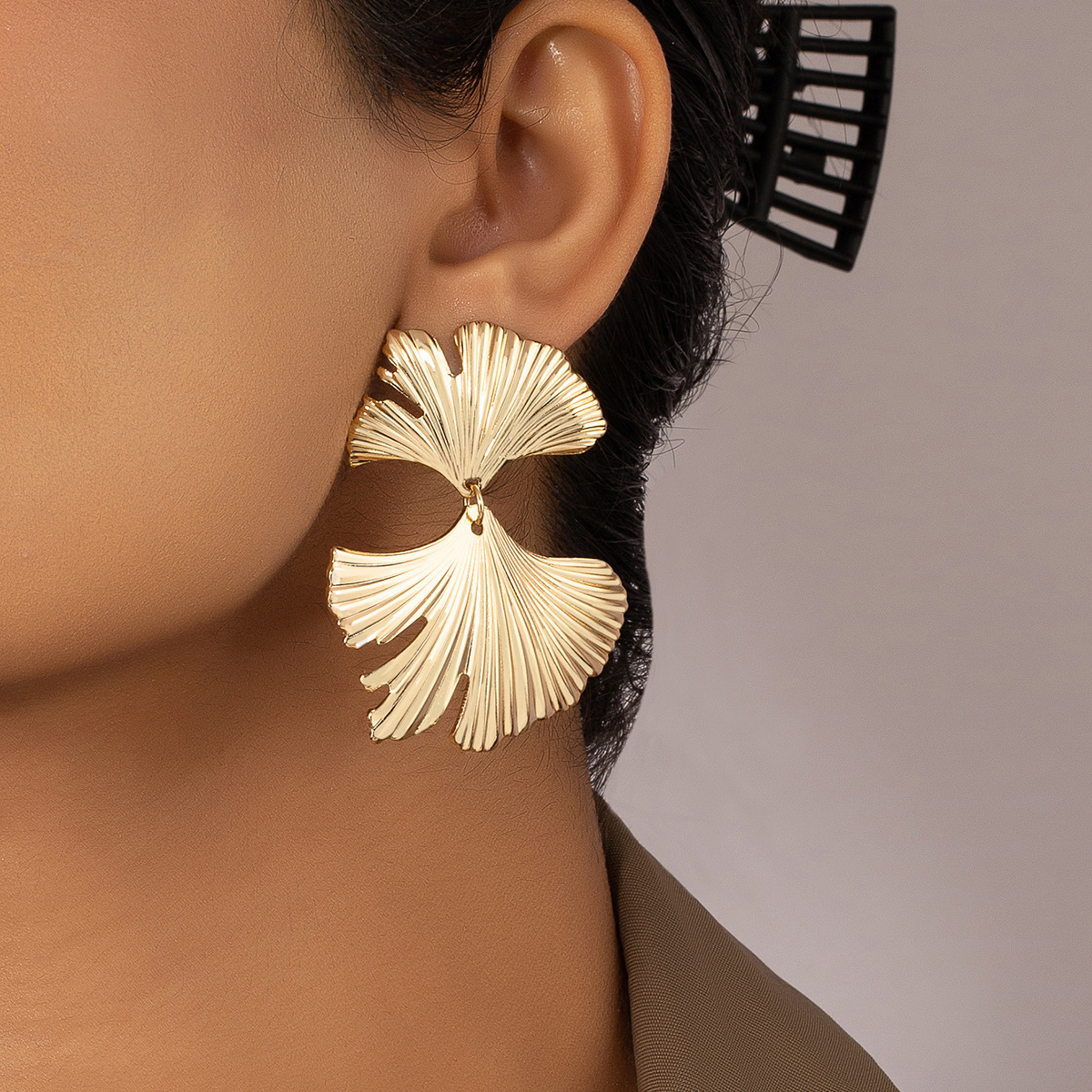 New Style Fashion Ginkgo Leaf Alloy Stud Earrings display picture 1