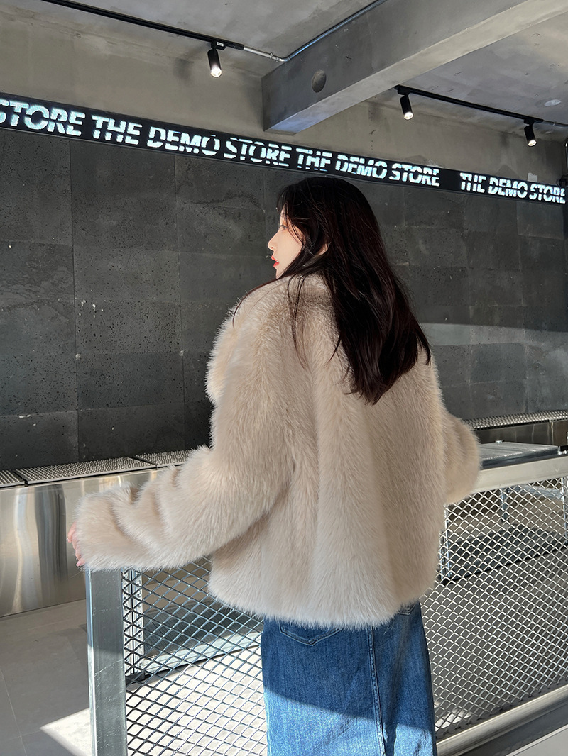 1400g Weight Faux Fur Coat Outerwear Type Long Sleeve Sleeve Length Regular Sleeve Sleeve Type Artificial Fur Fabric Type Regular Top Length Coat Tops Type Holiday, Daily Occasion Turndown Neckline Loose Fit Type Solid Color Pattern Winter, Autumn Season Women's Gender Elegant, Streetwear Style Women's Elegant Streetwear Solid Color Coat Faux Fur Coat 4