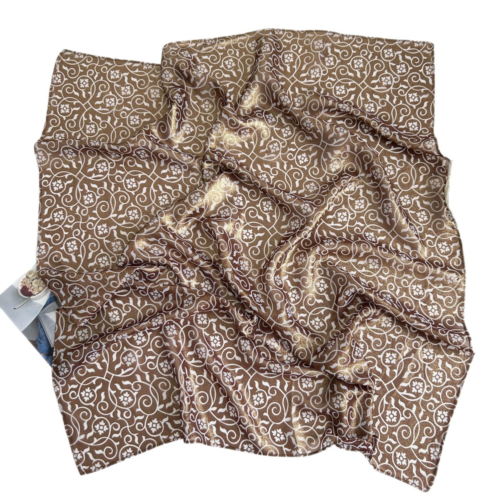 2025 Pañuelo brillante de moda europea y americana verano todo-fósforo nuevo estilo transfronterizo venta caliente bufanda de seda árabe 70 bufanda cuadrada pequeña