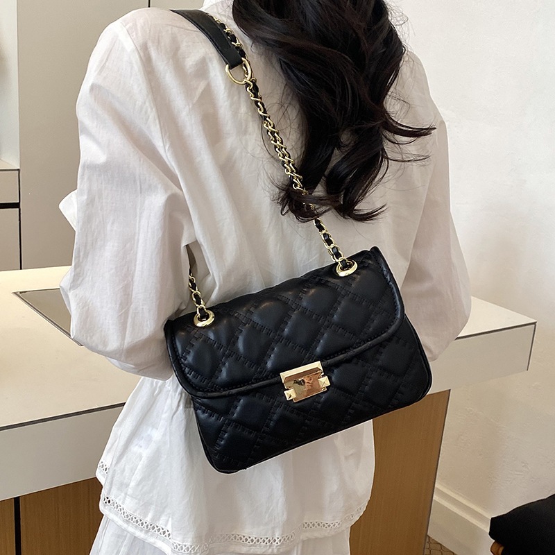 2026 nuevo bolso de mujer cadena de diamante bolso pequeño bolso de lujo ligero sensación diaria mochila nicho universal bolso de hombro