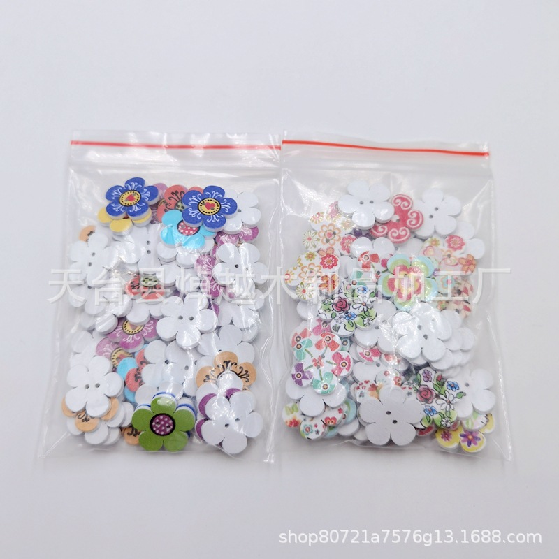 Suministro de botones de madera impresos con fondo blanco botones de flores impresos botones de ropa infantil decoración diy 50