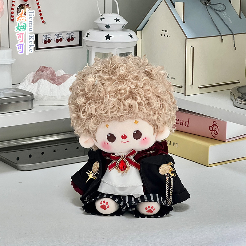 Черная куртка, рубашка, галстук-бабочка, штаны